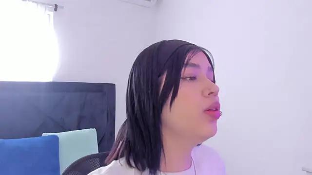 Lily Woodz online show from 12-21-25, 02:52