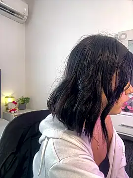 Lily Woodz online show from 01-12-26, 07:09