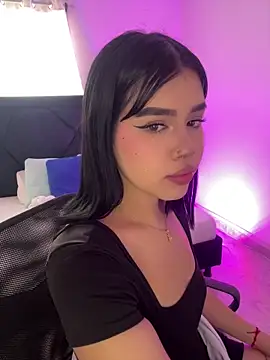 Lily Woodz online show from 04-17-26, 07:38