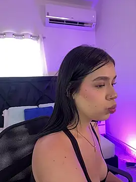 Lily Woodz online show from 06-27-26, 07:09