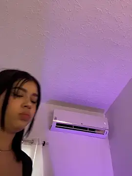 Lily Woodz online show from 05-26-26, 07:01