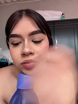 Lily Woodz online show from 04-07-26, 07:04