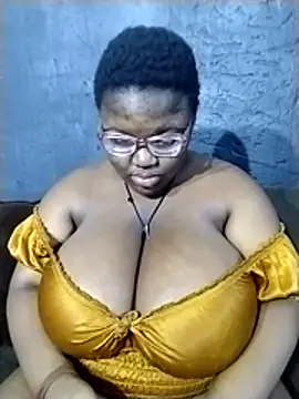 Snapshot of Damm_Bobbies chatting on 06-23-26, 09:35 Damm Bobbies online show from 06-23-26, 09:35