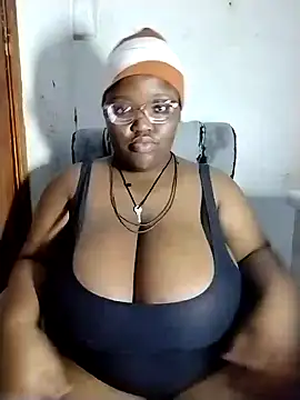 Snapshot of Damm_Bobbies chatting on 07-14-26, 10:38 Damm Bobbies online show from 07-14-26, 10:38