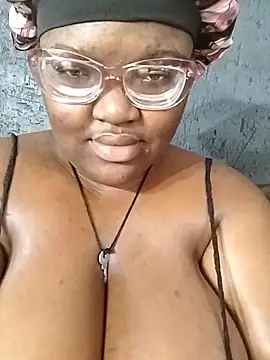 Snapshot of Damm_Bobbies chatting on 06-16-26, 11:43 Damm Bobbies online show from 06-16-26, 11:43