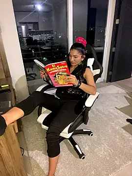 AlejandritaMilano online show from 01-09-26, 01:01