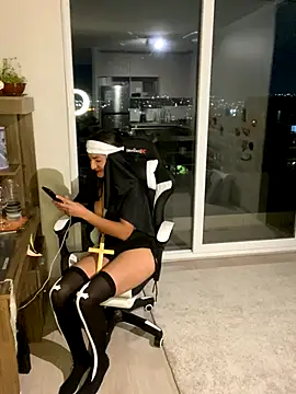 AlejandritaMilano online show from 11-01-25, 12:28