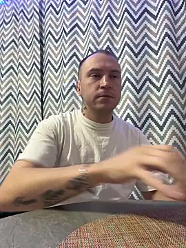  x x x x x x online show from 01-03-25, 12:43