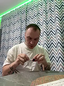  x x x x x x online show from 01-01-25, 11:40