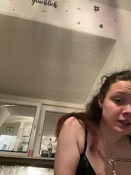 Snapshot of milabandolero chatting on 12-21-24, 10:30 milabandolero online show from 12-21-24, 10:30