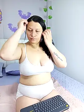 Snapshot of kattia_bk chatting on 10-14-25, 12:50 kattia bk online show from 10-14-25, 12:50