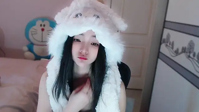 xiao-xiao-D online show from 11-18-25, 04:49