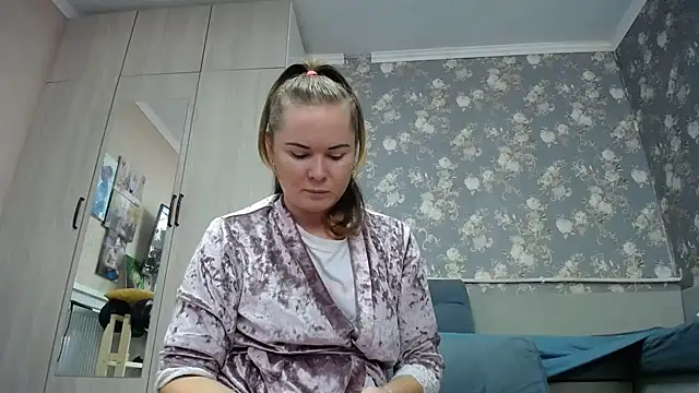 Snapshot of _Miss_Vanilla_ chatting on 09-22-25, 06:08 Miss Vanilla online show from 09-22-25, 06:08