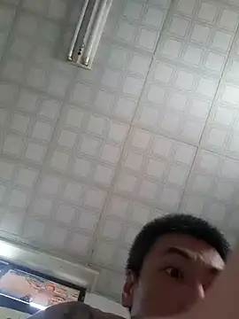 Snapshot of bb770504 chatting on 01-26-25, 04:20 bb770504 online show from 01-26-25, 04:20