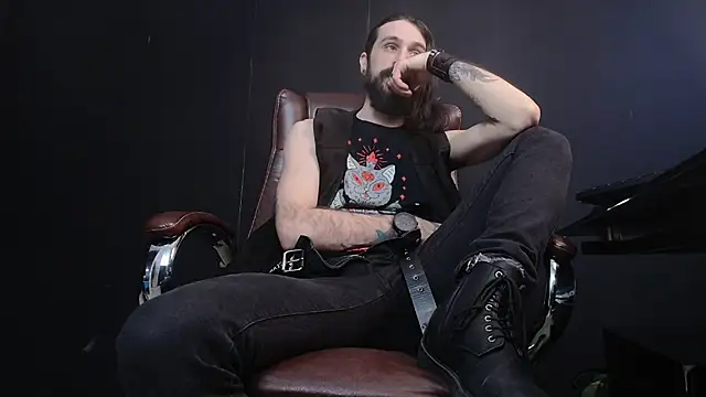 Snapshot of AxelColton chatting on 02-13-25, 12:32 AxelColton online show from 02-13-25, 12:32