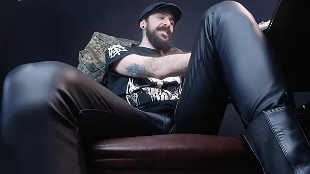 Snapshot of AxelColton chatting on 02-20-25, 05:44 AxelColton online show from 02-20-25, 05:44