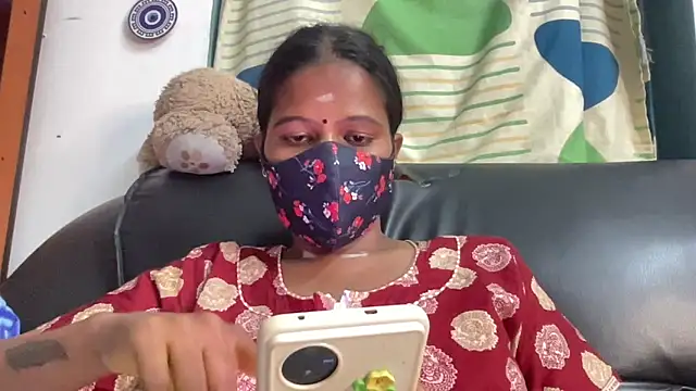 Snapshot of Tamil_Sanjana_ chatting on 06-05-26, 04:56 Tamil Sanjana online show from 06-05-26, 04:56