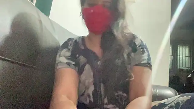 Tamil Sanjana  online show from 02-05-26, 01:12