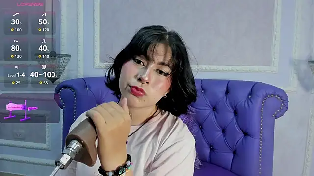 Lily Martinez online show from 11-28-25, 09:09