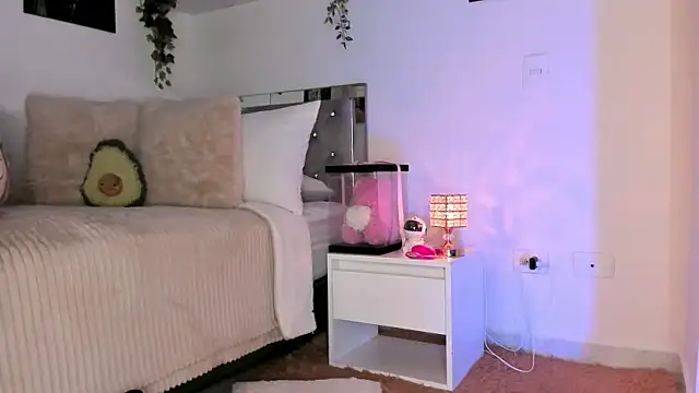 Alissonroses online show from 09-28-25, 07:54