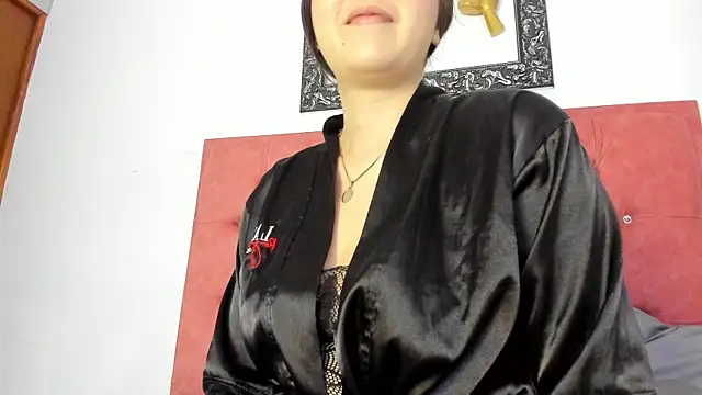 Snapshot of Samantha_Good chatting on 10-02-25, 12:52 Samantha Good online show from 10-02-25, 12:52