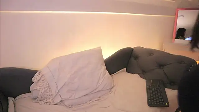 Daisha Riley online show from 02-11-26, 03:50