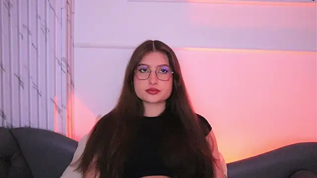 Daisha Riley online show from 12-22-25, 04:12