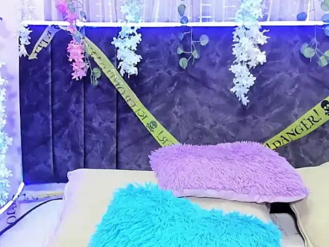 CintiaWalker online show from 10-24-25, 01:21