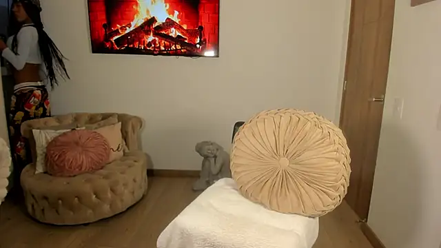 valeria montess online show from 10-22-25, 10:52