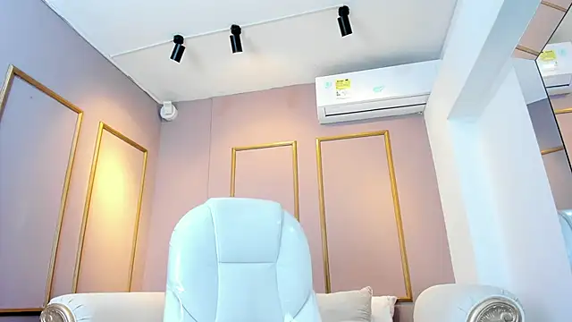 PerlaPreciosa online show from 02-20-25, 10:05