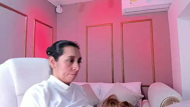 PerlaPreciosa online show from 12-16-25, 03:55