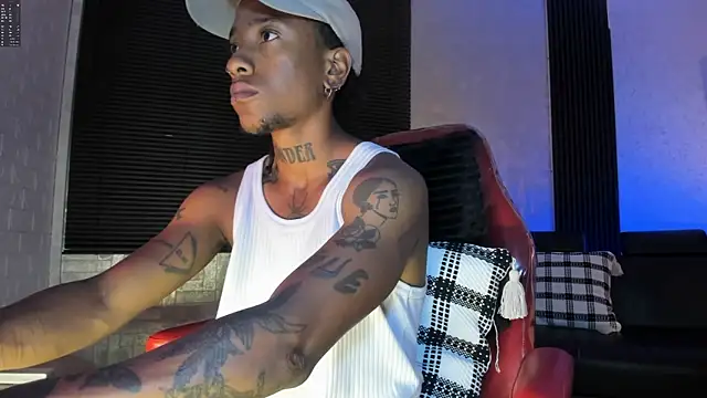 Snapshot of JhonyMiller_ chatting on 02-13-26, 11:49 JhonyMiller online show from 02-13-26, 11:49