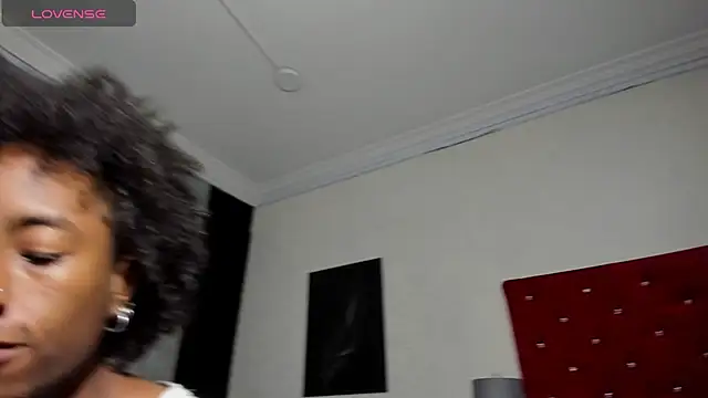 Snapshot of JhonyMiller_ chatting on 02-21-26, 08:11 JhonyMiller online show from 02-21-26, 08:11