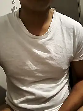 Snapshot of Eddy7988 chatting on 12-20-24, 07:12 Eddy7988 online show from 12-20-24, 07:12