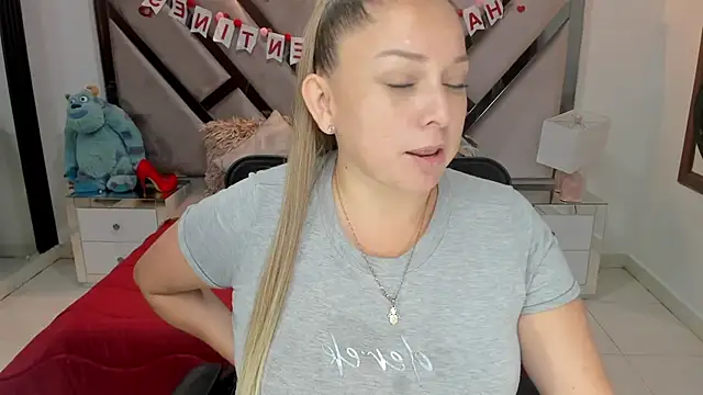 natalia5560 online show from 10-01-25, 12:53