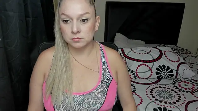 Snapshot of natalia5560 chatting on 06-08-26, 03:23 natalia5560 online show from 06-08-26, 03:23
