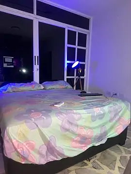 loladupont online show from 04-05-26, 02:51