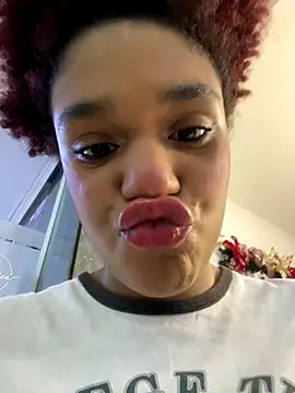 loladupont online show from 12-22-25, 03:06