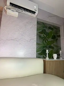 Snapshot of loladupont chatting on 04-19-26, 02:56 loladupont online show from 04-19-26, 02:56