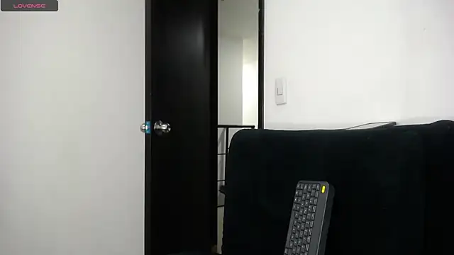 Snapshot of AbrilSonne chatting on 09-11-25, 12:21 AbrilSonne online show from 09-11-25, 12:21