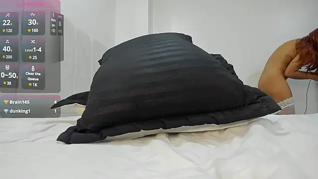 Snapshot of AbrilSonne chatting on 02-12-25, 11:30 AbrilSonne online show from 02-12-25, 11:30