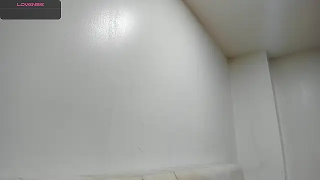 Snapshot of AbrilSonne chatting on 03-06-25, 08:27 AbrilSonne online show from 03-06-25, 08:27