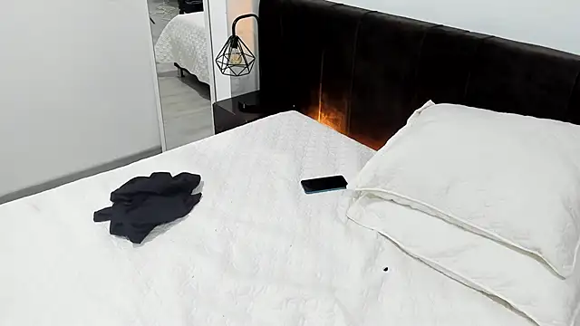 Snapshot of AbrilSonne chatting on 03-19-25, 10:53 AbrilSonne online show from 03-19-25, 10:53