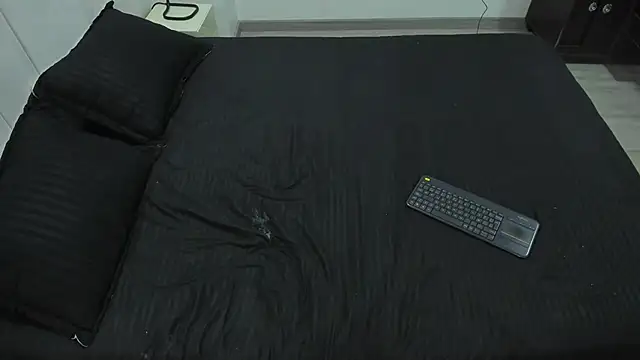 Snapshot of AbrilSonne chatting on 02-10-25, 07:38 AbrilSonne online show from 02-10-25, 07:38