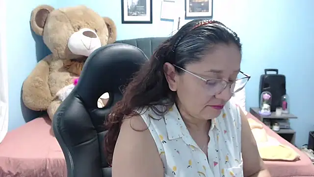 AngelRouss online show from 02-06-26, 03:02