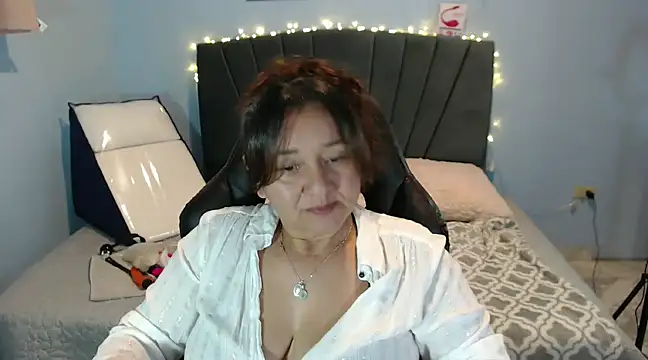 Snapshot of AngelRouss chatting on 02-05-25, 05:09 AngelRouss online show from 02-05-25, 05:09
