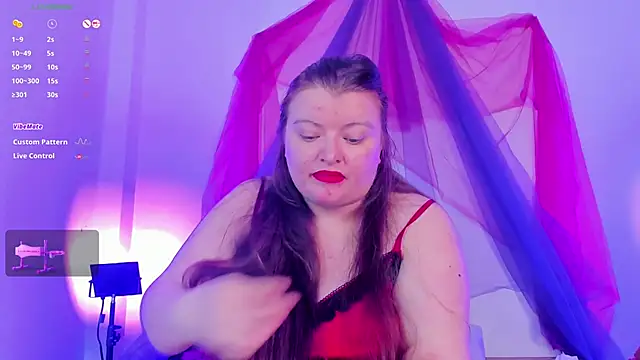 Snapshot of Queensamantha777 chatting on 06-03-26, 02:33 Queensamantha777 online show from 06-03-26, 02:33