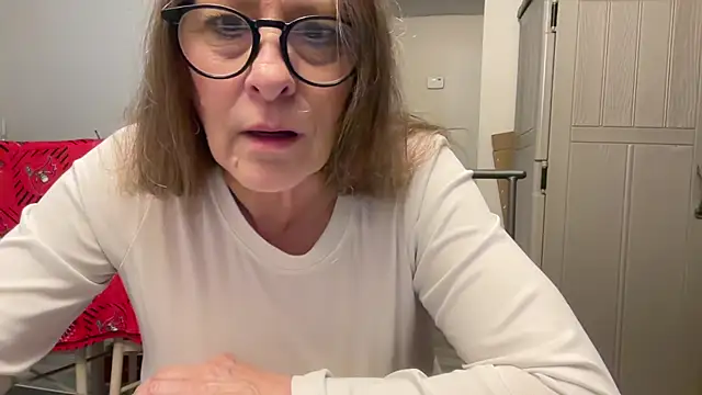 Snapshot of Keywest_Kate chatting on 01-07-25, 01:17 Keywest Kate online show from 01-07-25, 01:17