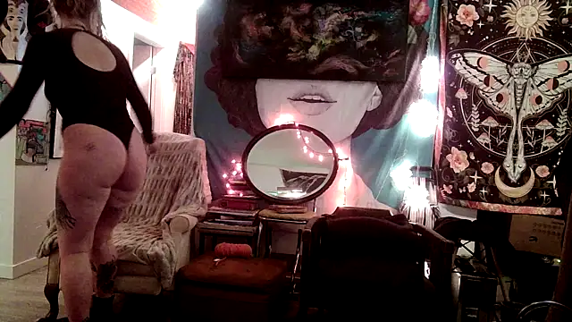 SilverandFox online show from 01-08-25, 09:34