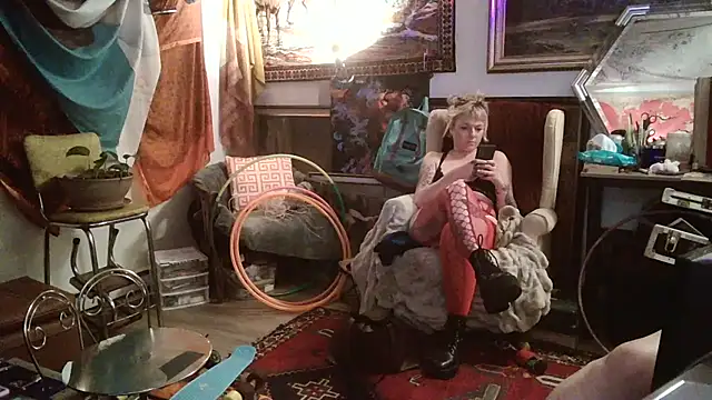 SilverandFox online show from 02-25-25, 09:42